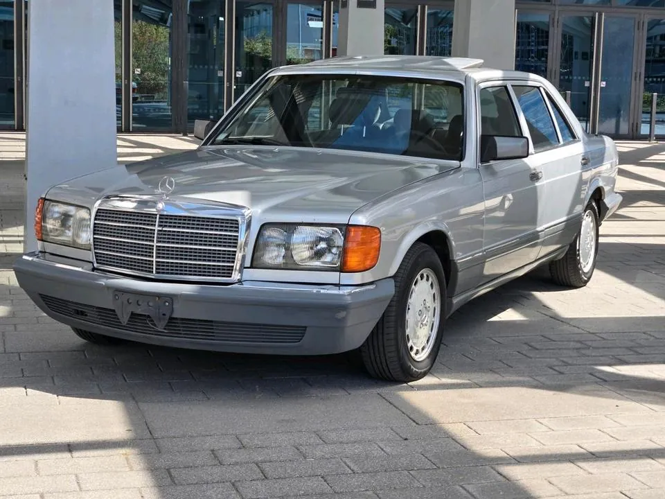 Mercedes-Benz W126