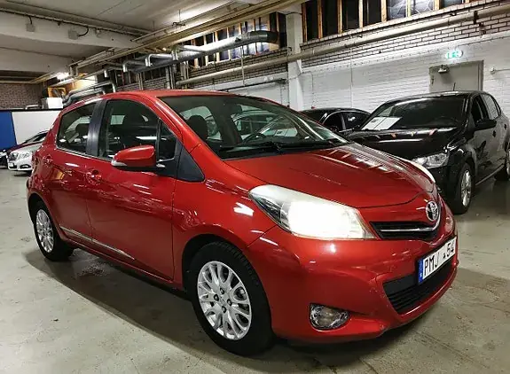 Toyota Yaris 2011 photo 2