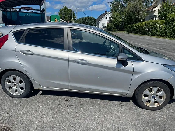 Ford Fiesta 2009 photo 3