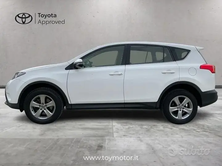 Toyota Rav4 2015 photo 4