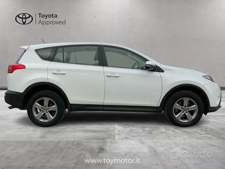 Toyota Rav4 2015 photo 5