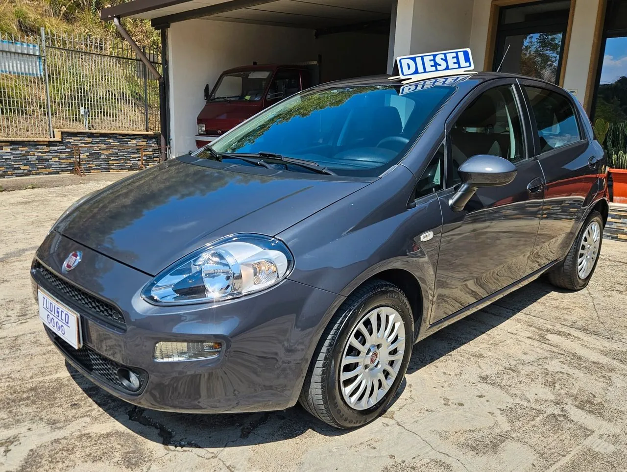 Fiat Grande Punto 2014 photo 3