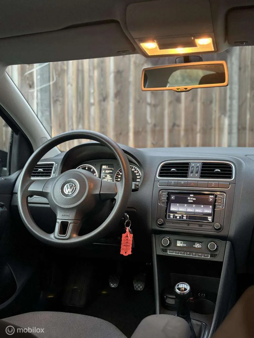 Volkswagen Polo 2012 photo 2