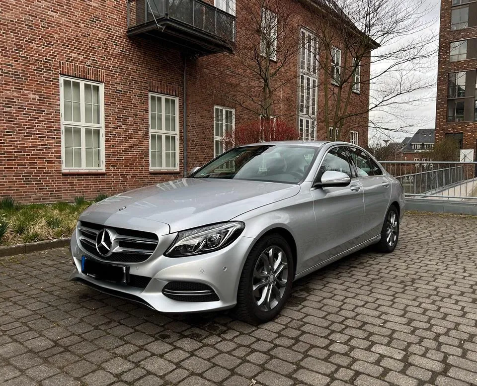 Mercedes-Benz C220D