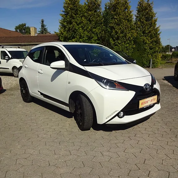 Toyota Aygo 2015 photo 2