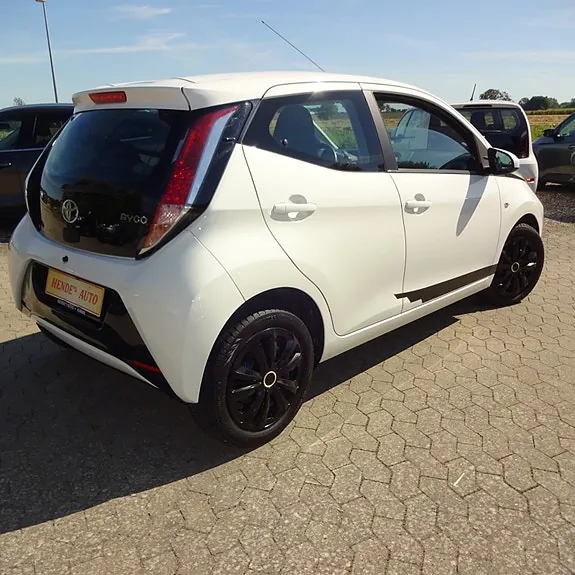 Toyota Aygo 2015 photo 3