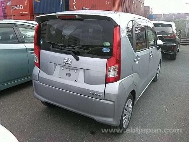 Daihatsu Move 2017 photo 4