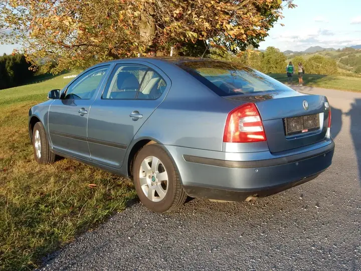 Skoda Octavia 2008 photo 2