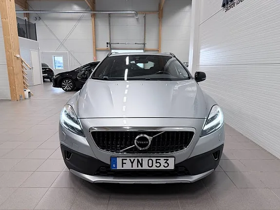Volvo V40 Cross Country 2017 photo 2
