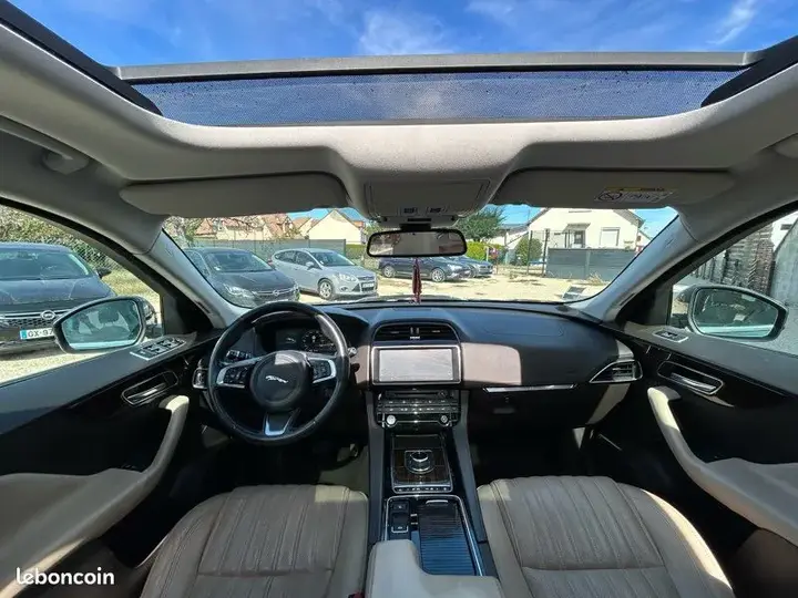 Jaguar F-Pace 2018 photo 5