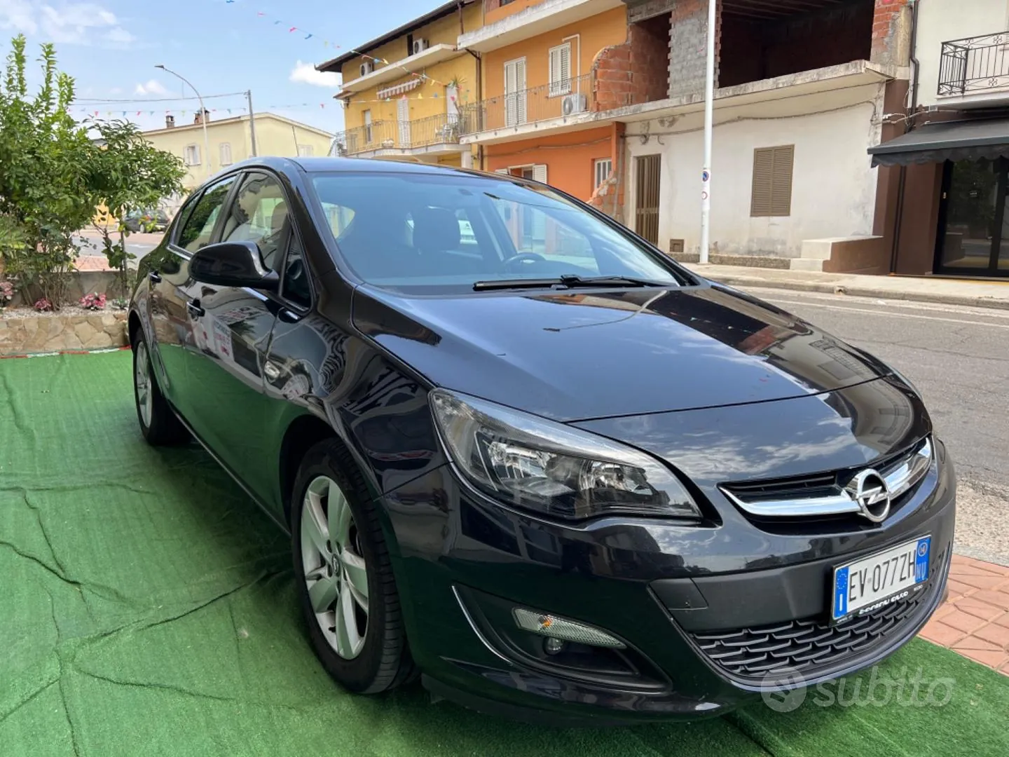 Opel Astra 2014 photo 2
