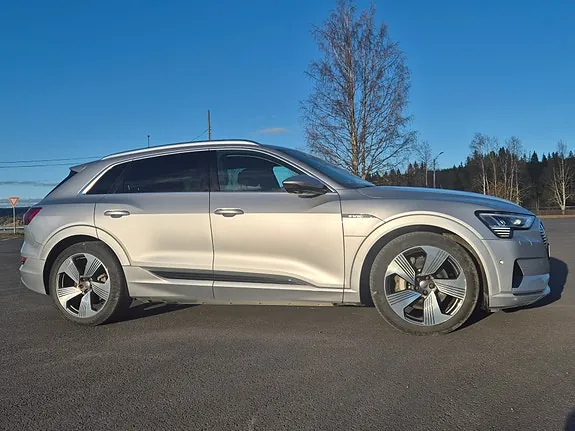Audi E-Tron 2020 photo 2