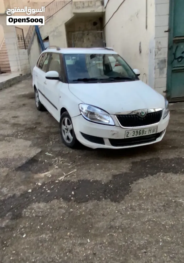 Skoda Fabia 2012 photo 2