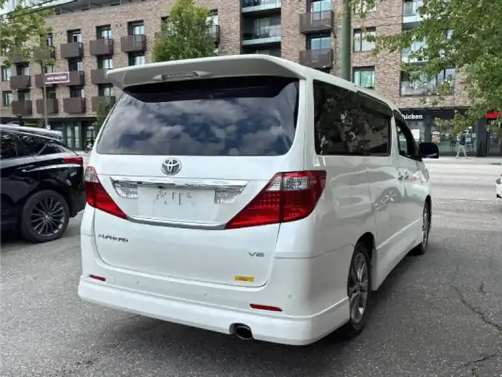 Toyota Alphard 2011 photo 5