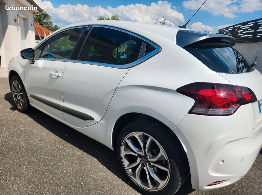Citroen Ds4 2011 photo 2
