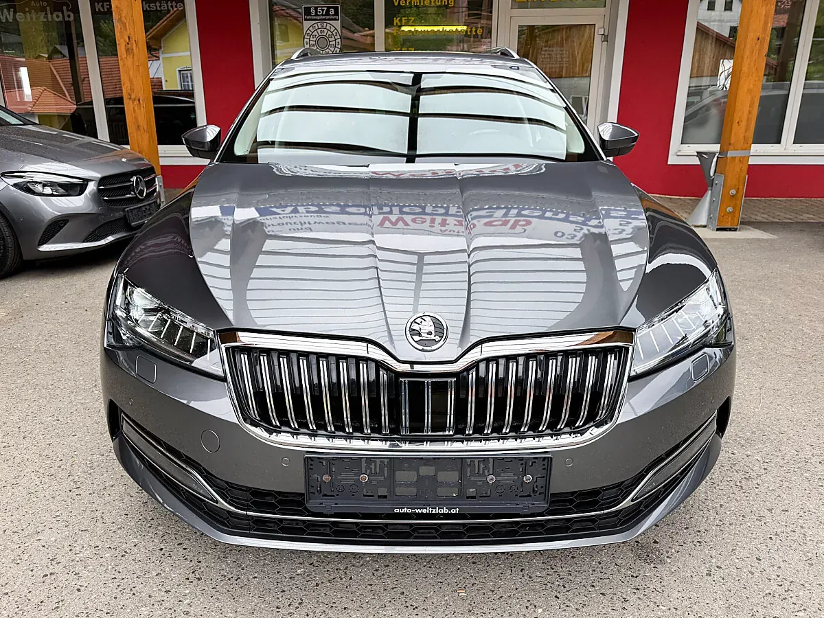 Skoda Superb 2022 photo 2