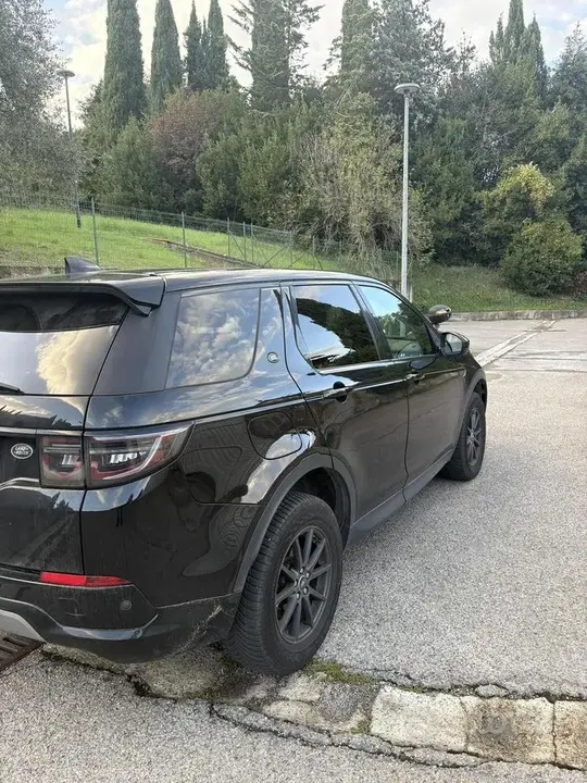Land Rover Discovery Sport 2019 photo 2