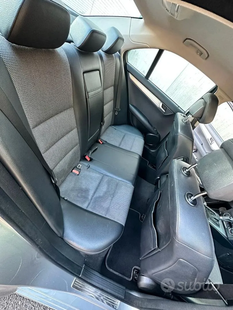 Mercedes-Benz Class C 2011 photo 5