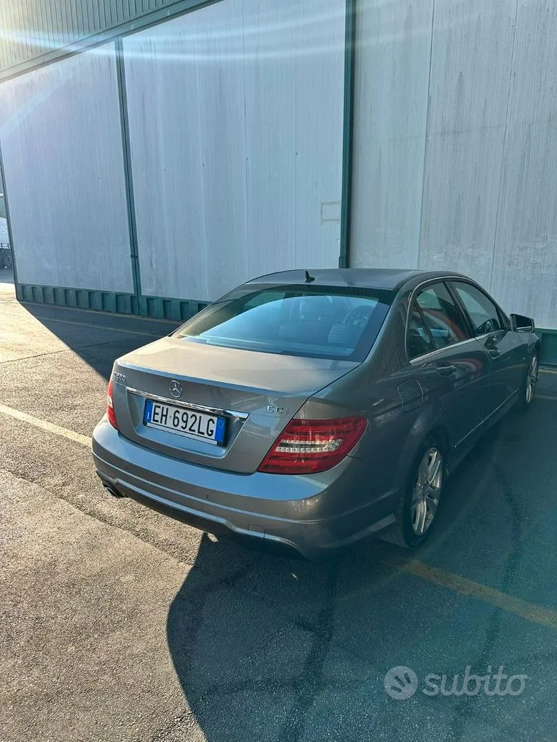 Mercedes-Benz Class C 2011 photo 4