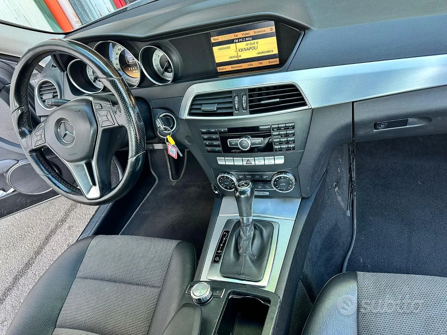 Mercedes-Benz Class C 2011 photo 3