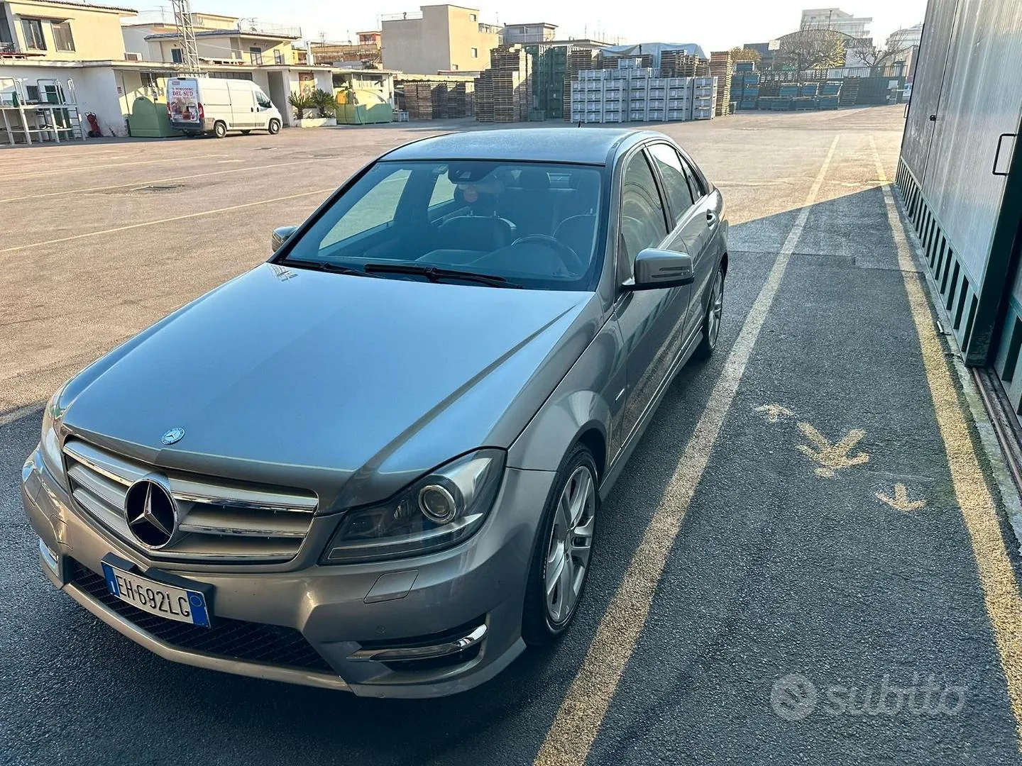 Mercedes-Benz Class C 2011 photo 2