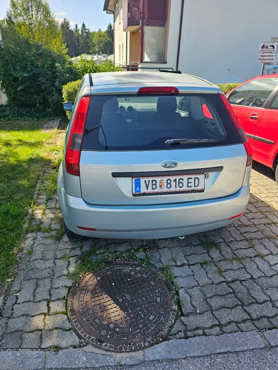 Ford Fiesta 2004 photo 3