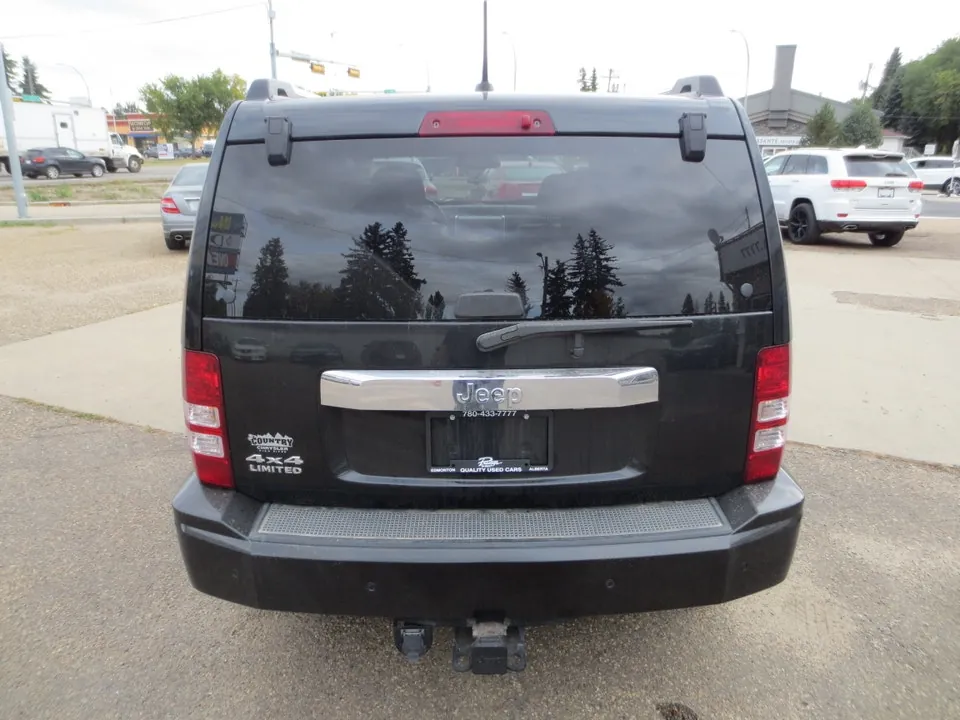 Jeep Liberty 2010 photo 4