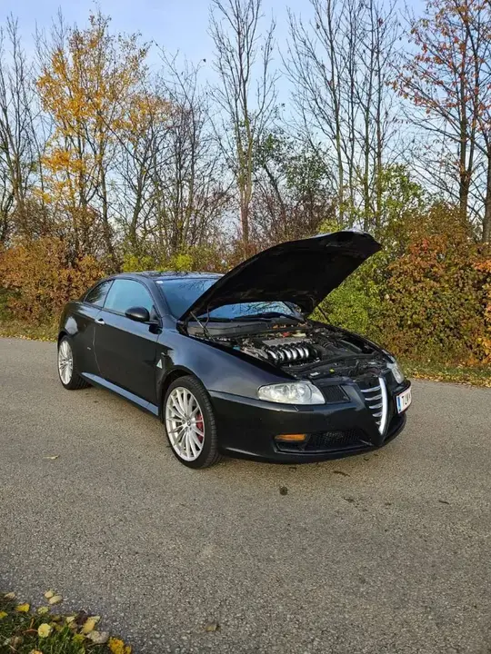 Alfa Romeo Gt 2004 photo 2