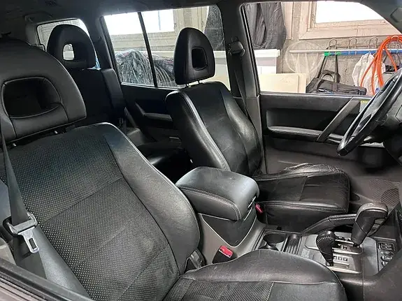 Mitsubishi Pajero 2006 photo 2