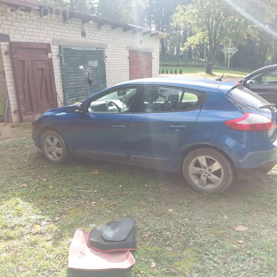 Renault Megane 2012 photo 2