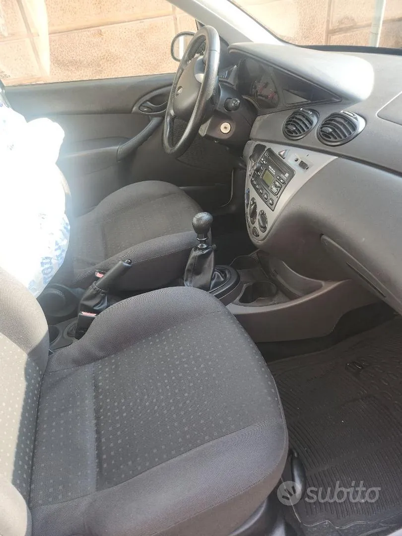 Ford Focus 2004 photo 3