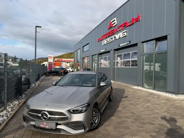 Mercedes-Benz C200