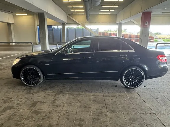 Mercedes-Benz E200 2010 photo 3