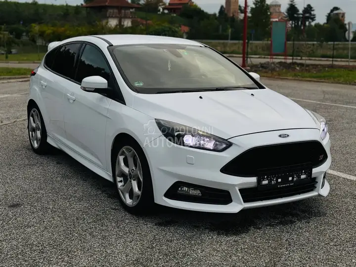 Ford Focus 2015 photo 3