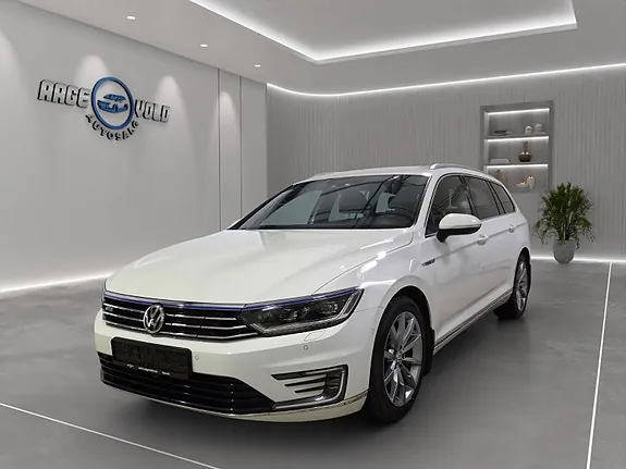 Volkswagen Passat 2017 photo 2