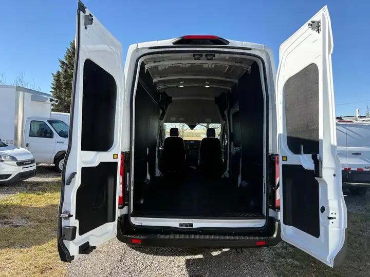 Ford Transit Cargo 2025 photo 4