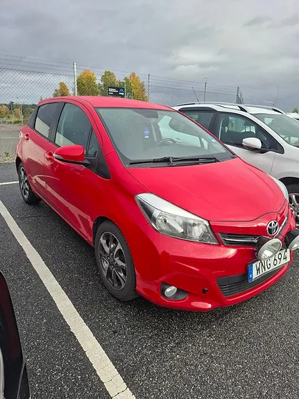 Toyota Yaris 2014 photo 2
