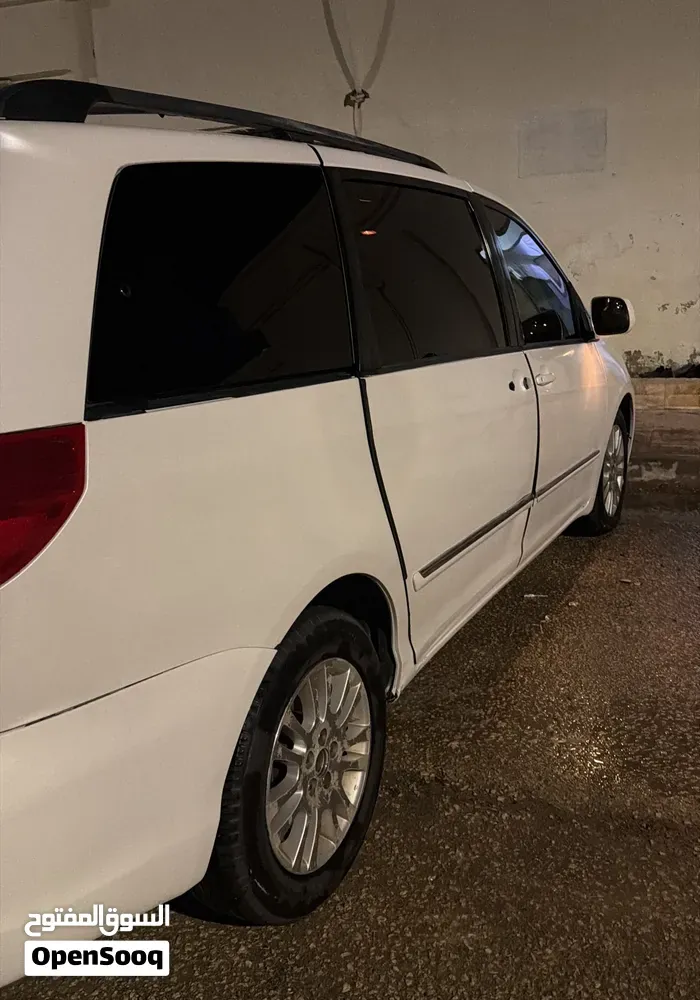 Toyota Sienna 2008 photo 5