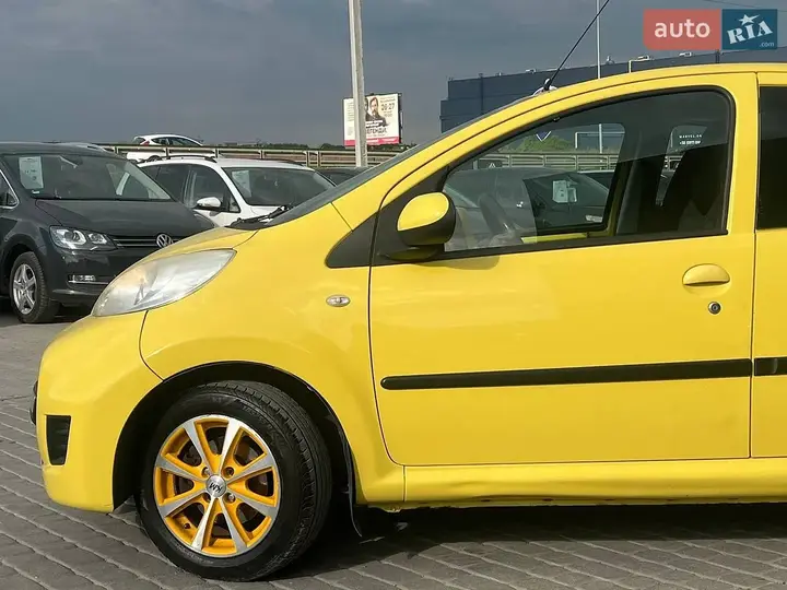 Peugeot 107 2010 photo 2