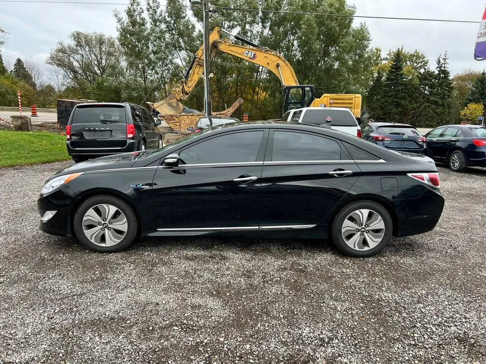 Hyundai Sonata 2014 photo 2