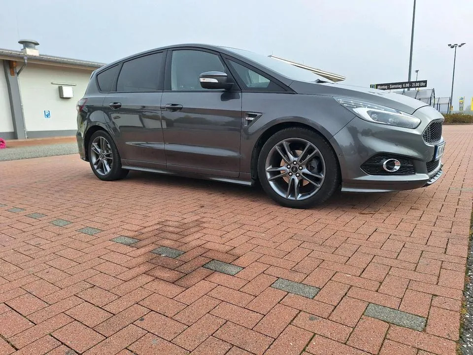 Ford S-Max