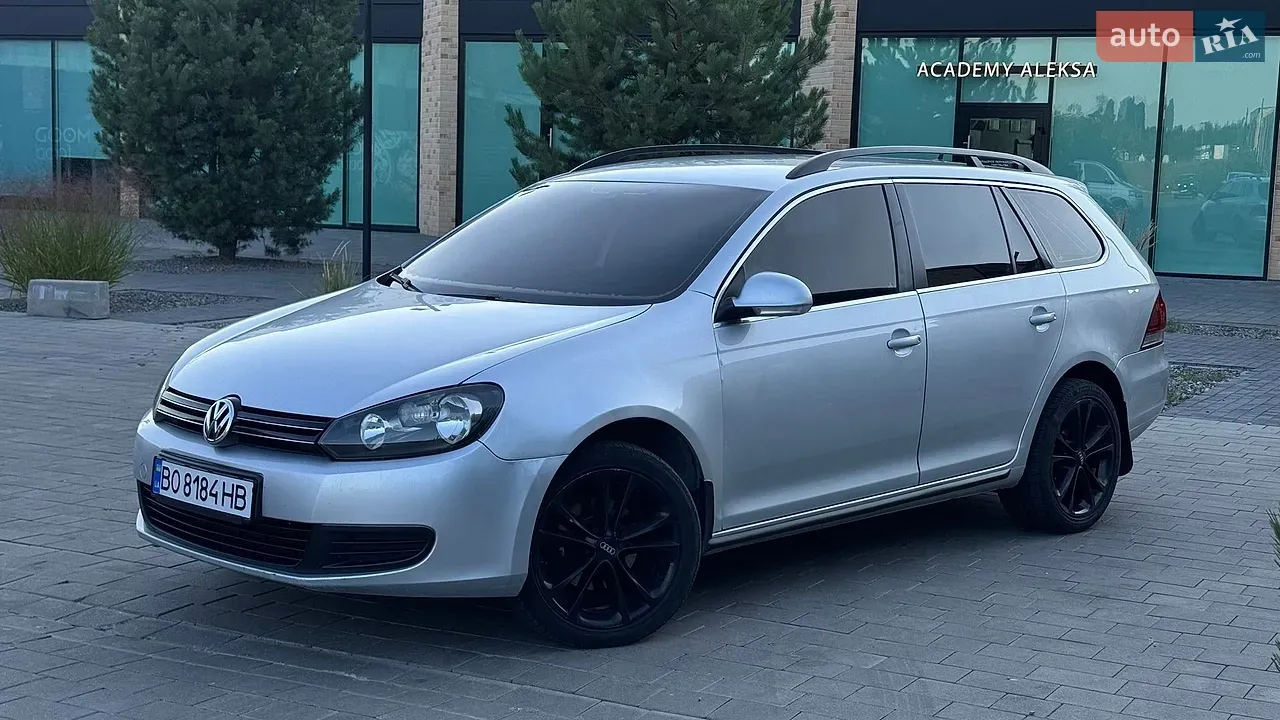 Volkswagen Golf 2011 photo 2