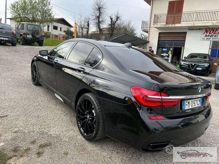 BMW 7 Series 2017 photo 4