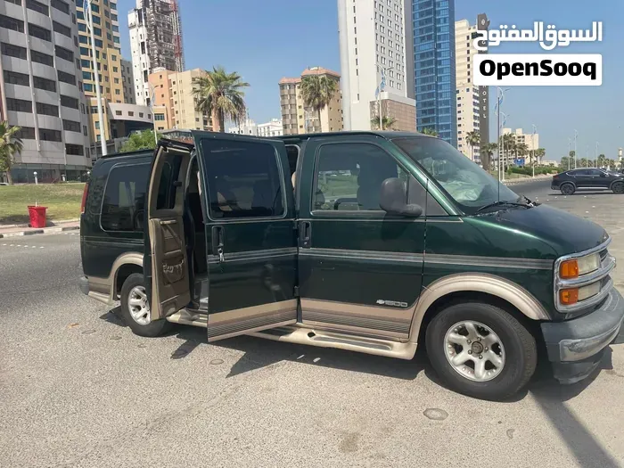 Chevrolet Express 2001 photo 2