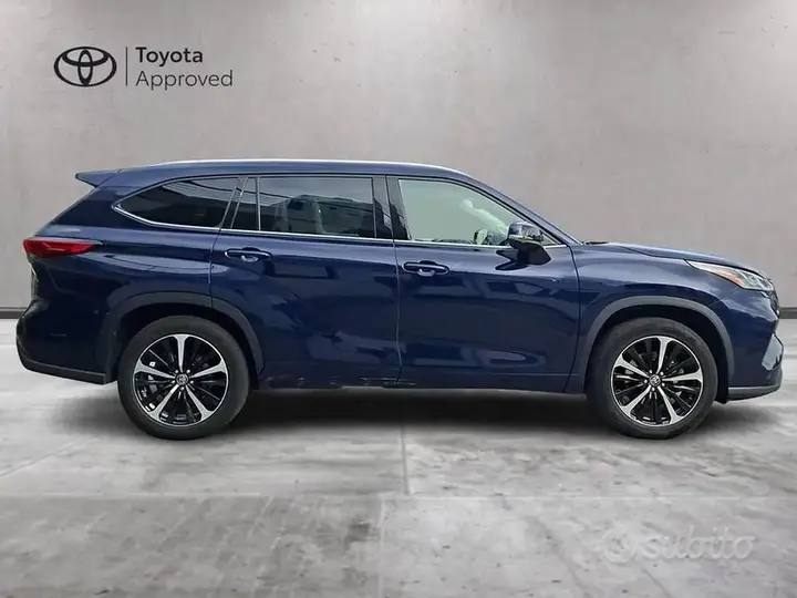 Toyota Highlander 2022 photo 3