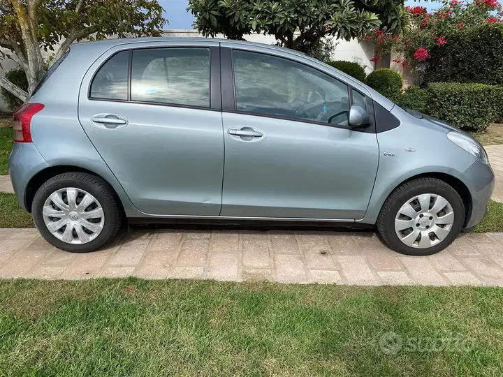 Toyota Yaris 2007 photo 3