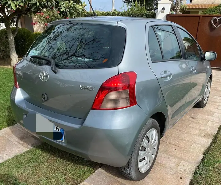 Toyota Yaris 2007 photo 2