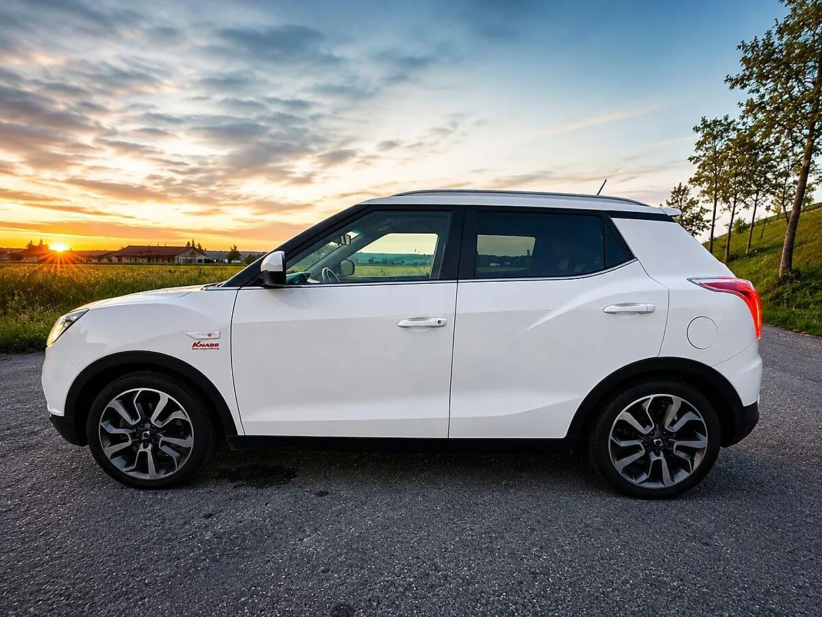 KG Mobility Tivoli 2016 photo 2