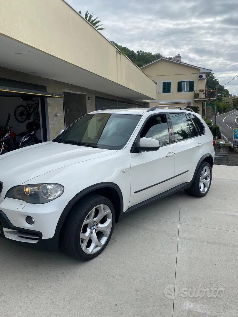 BMW X5 2010 photo 2