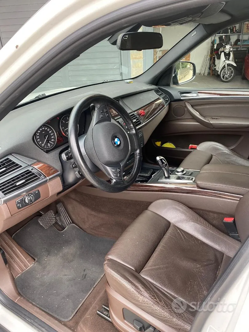 BMW X5 2010 photo 5